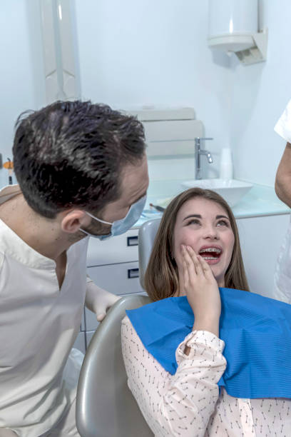 Best Emergency Tooth Extraction in East Hills, NY